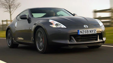 Nissan 370Z Black tracking