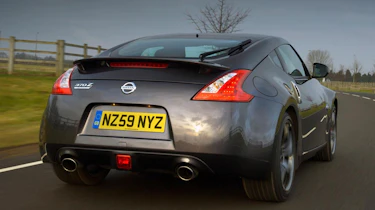 Nissan 370Z Black tracking