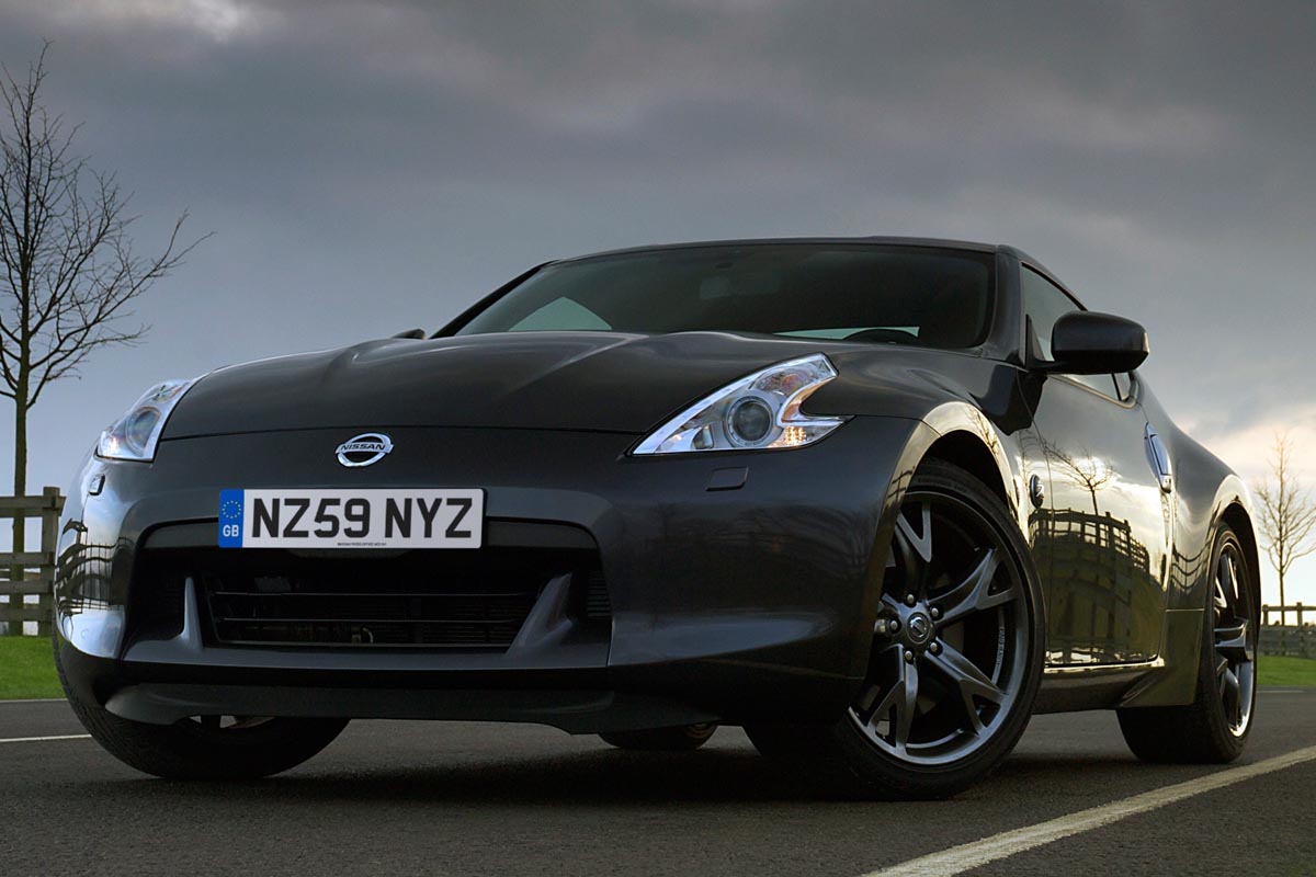 Nissan 370Z Black front