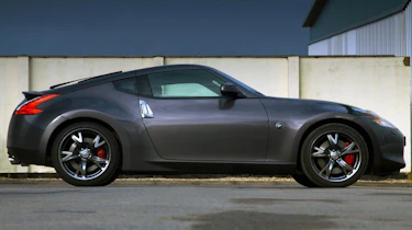 Nissan 370Z Black profile