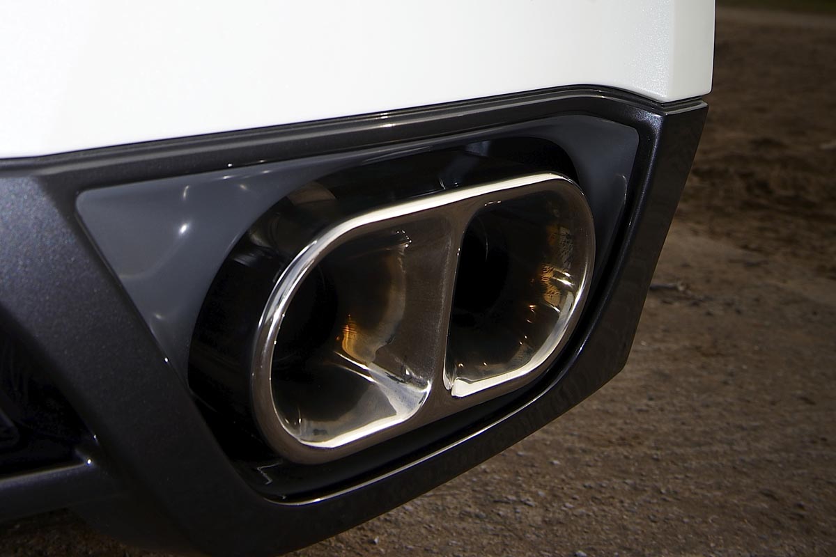 Nismo exhaust