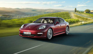 Porsche Panamera V6 front action