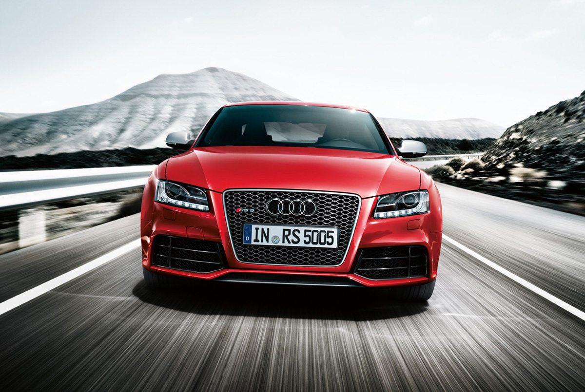 Audi RS5 front action