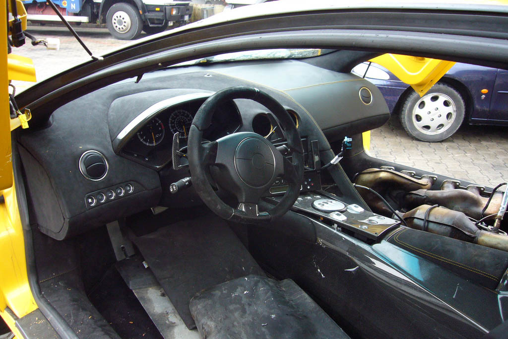 Lamborghini Murcielago LP670-4 SV crash
