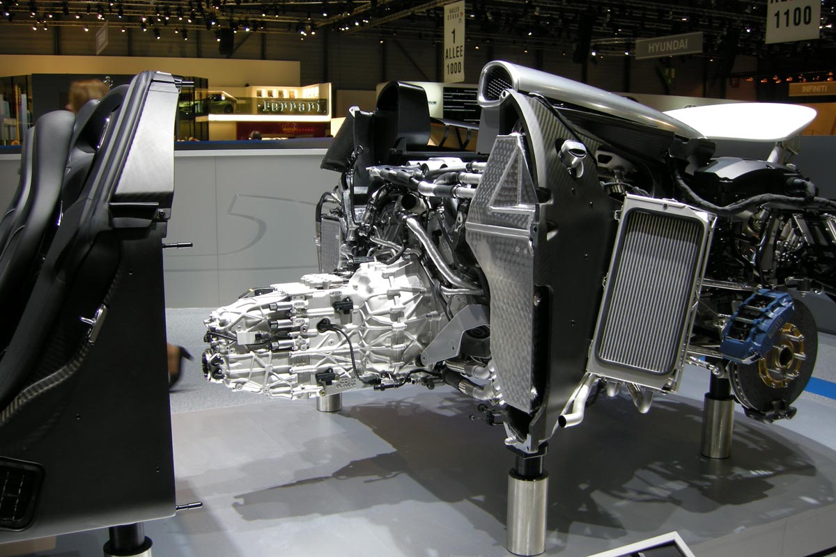 Veyron innards 1