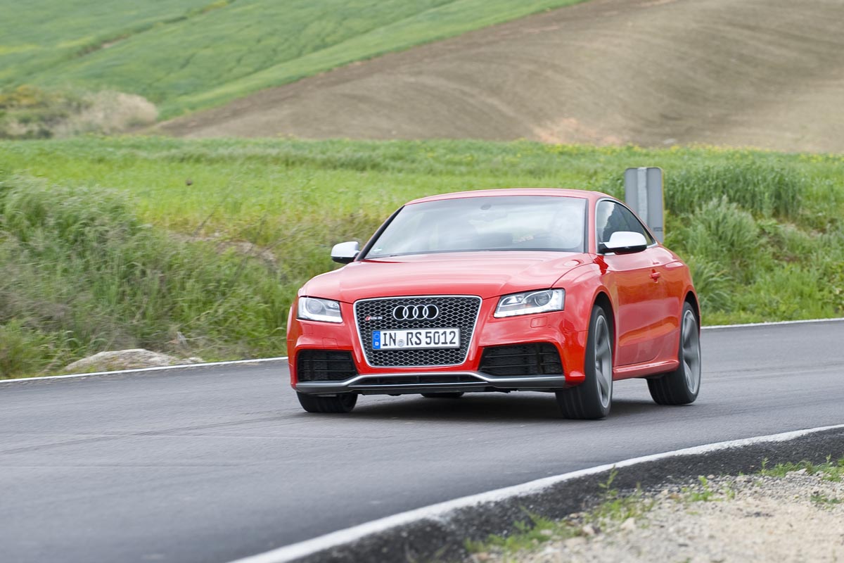 RS5 on road