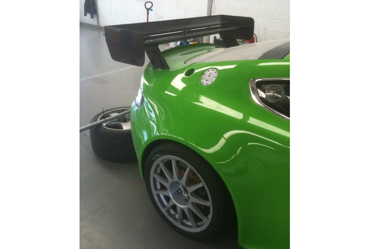 V12 wing
