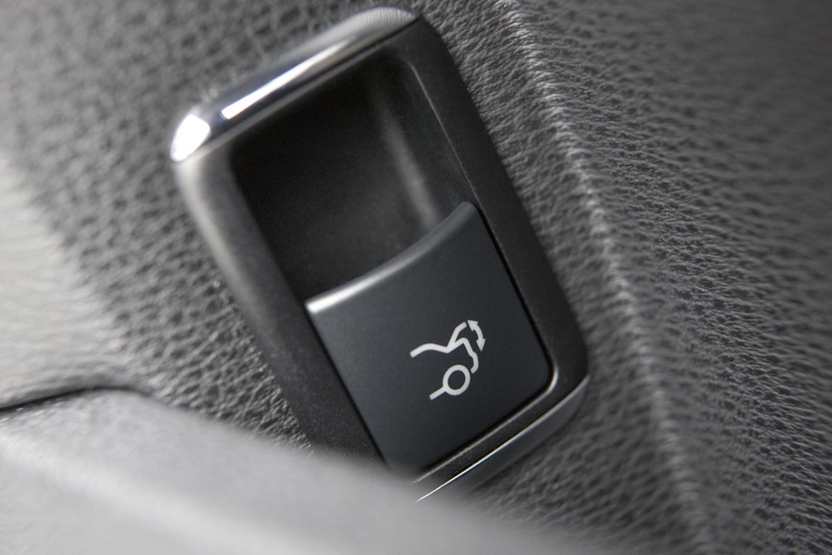 Mercedes E-Class estate boot button