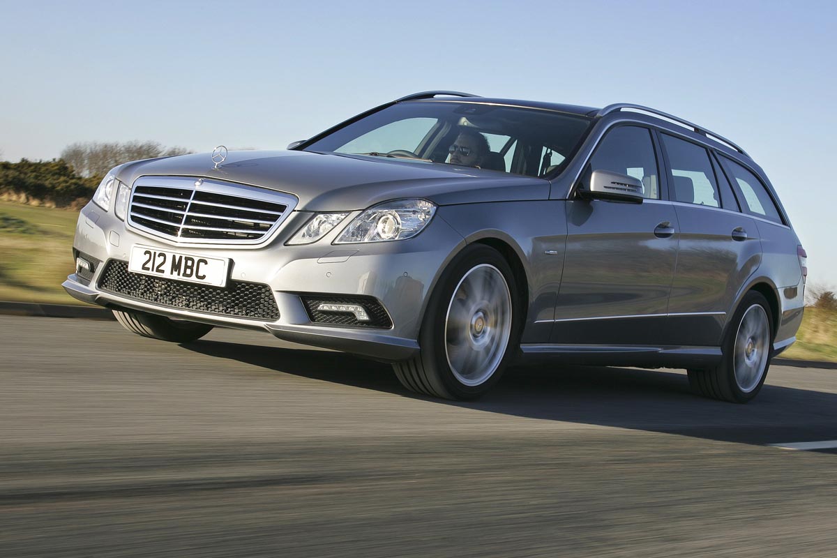 Mercedes E-Class estate front tracking