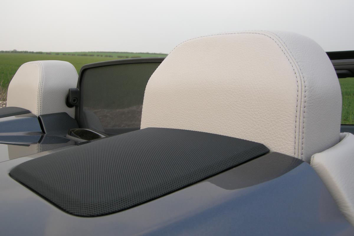 Mercedes E-Class Cabrio wind deflector up