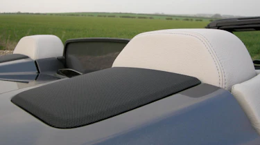 Mercedes E-Class Cabrio wind deflector down