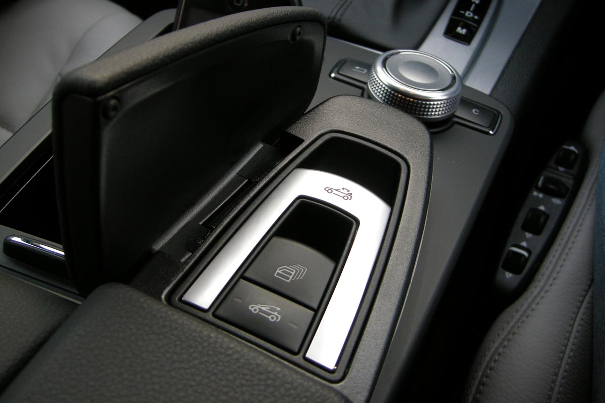 Mercedes E-Class Cabrio hood levers