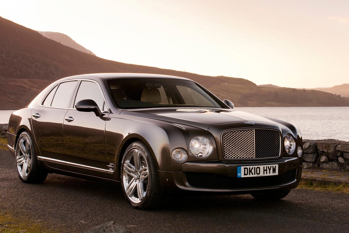 Bentley Mulsanne front static to left