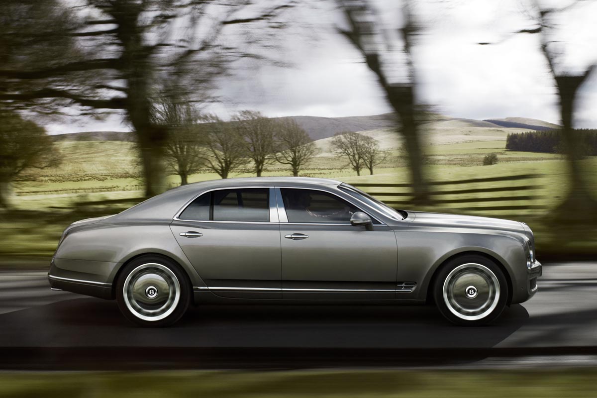 Bentley Mulsanne panning