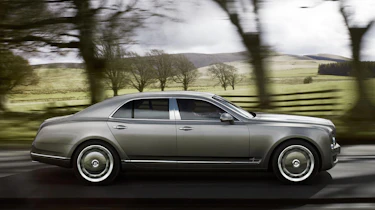 Bentley Mulsanne panning