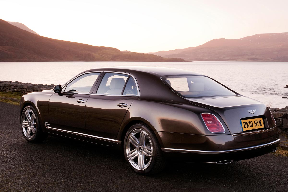 Bentley Mulsanne rear track