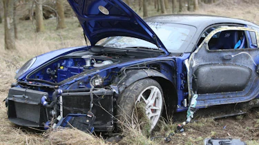 crashed 9ff GT9R close up