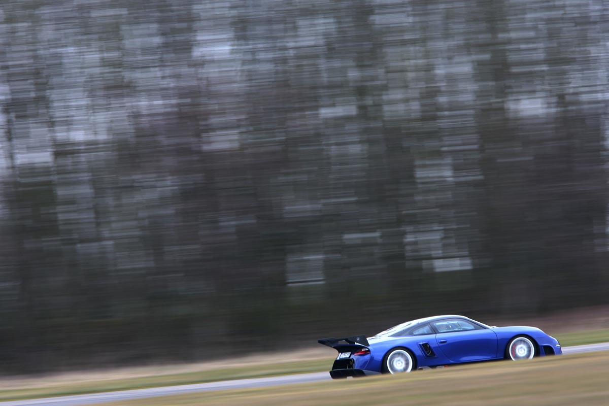crashed 9ff GT9R at speed