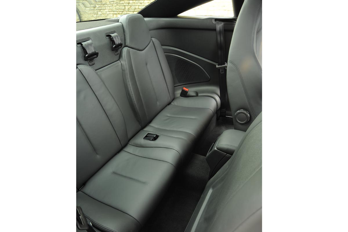 peugeot RCZ rear seats