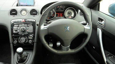 Peugeot RCZ dash