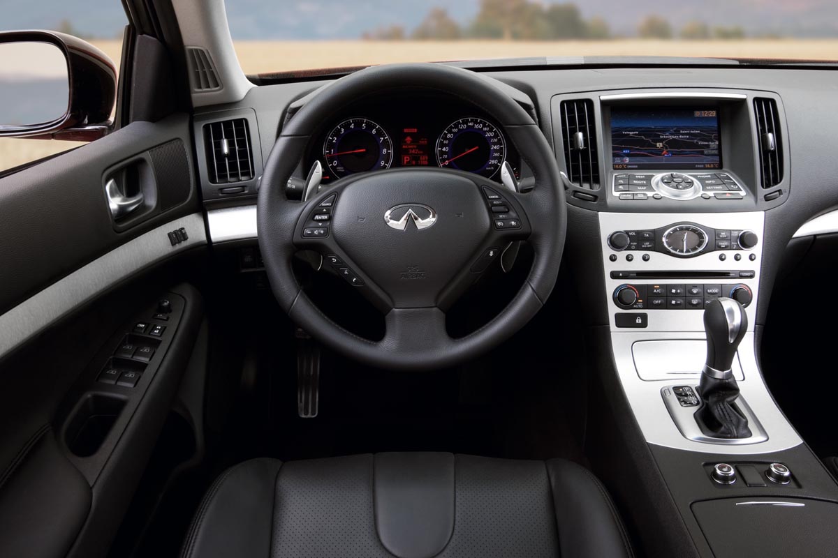 Infiniti G37x dash