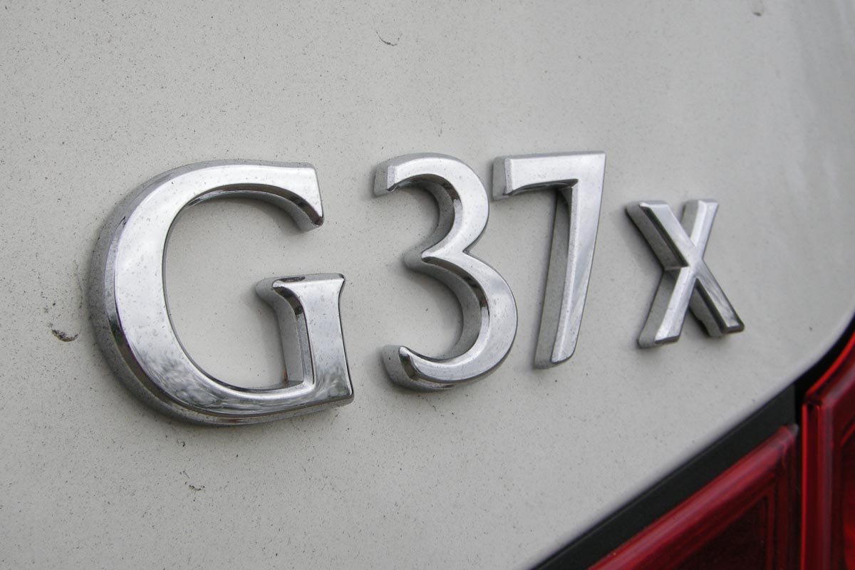 Infiniti G37x badge