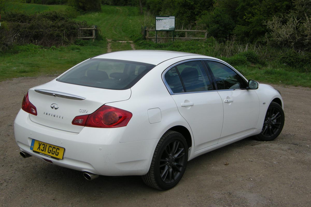 Infiniti G37x rear static
