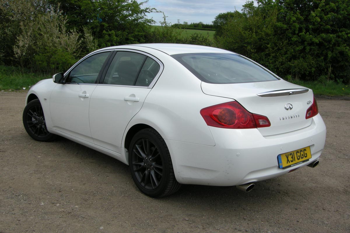 Infiniti G37x rear static 2
