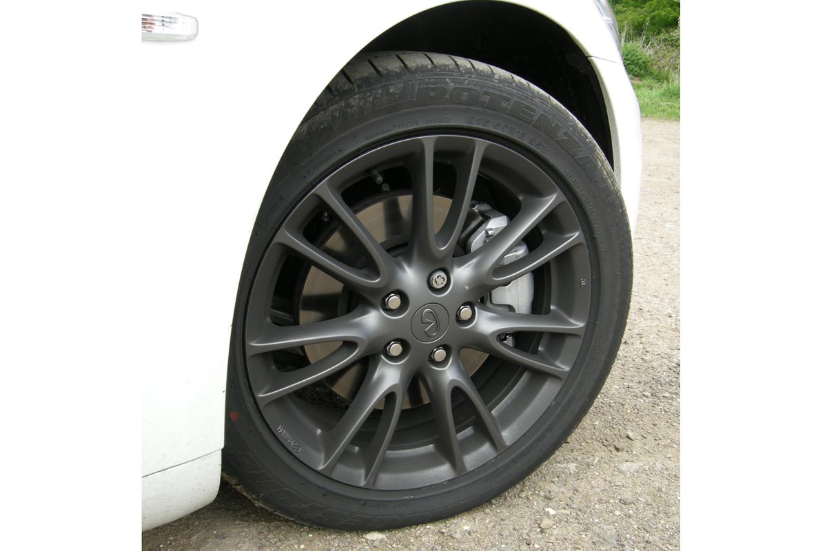 Infiniti G37x wheel