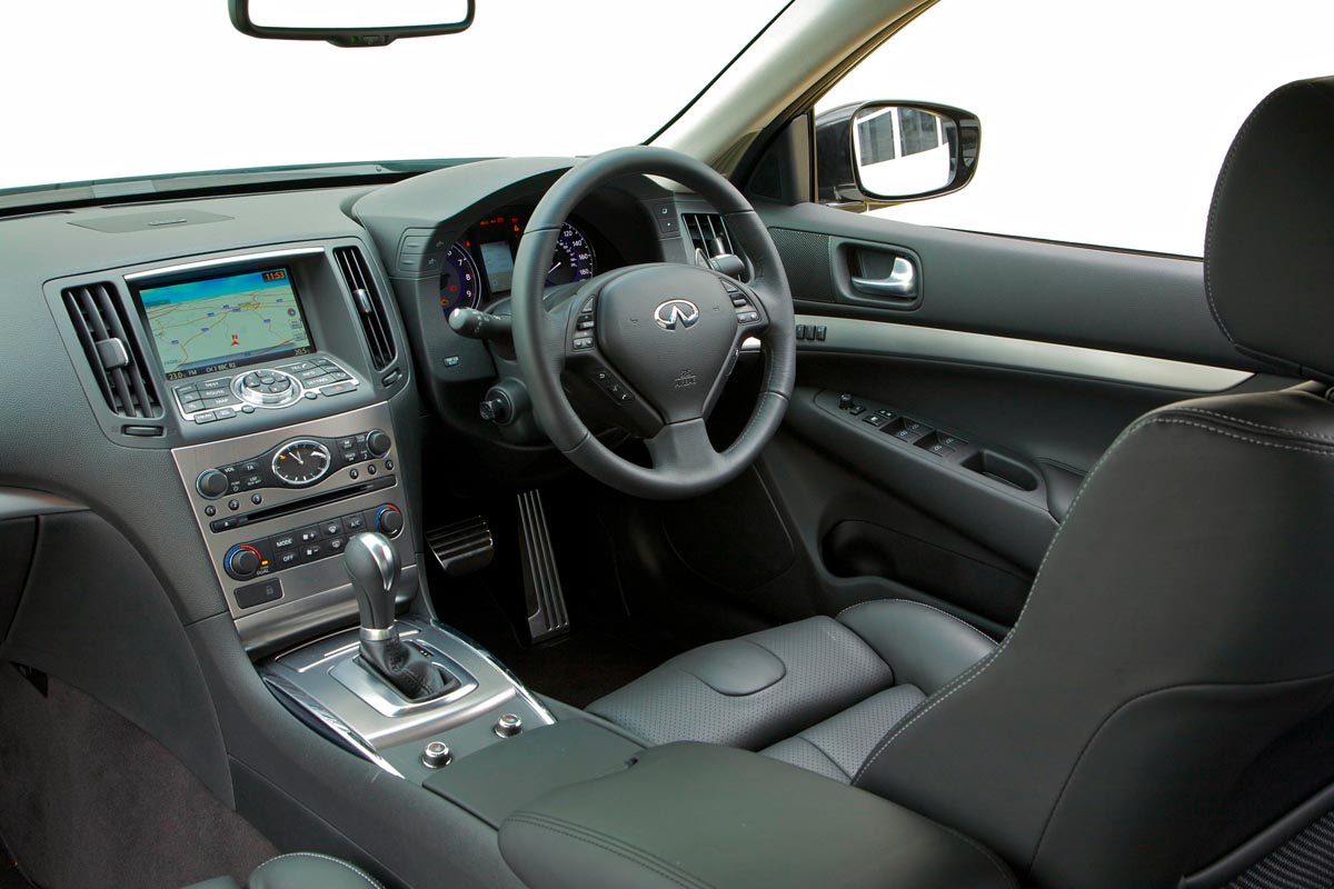 Infiniti G37x interior proper