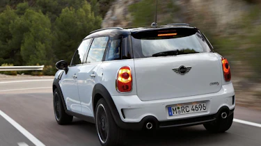 Mini Countryman rear tracking