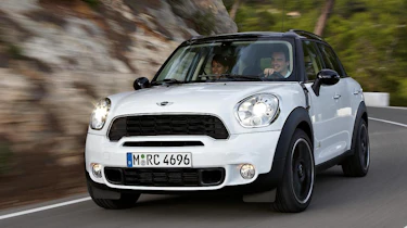 Mini Countryman front tracking
