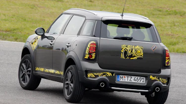 Mini Countryman rear corner high