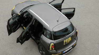 Mini Countryman doors open