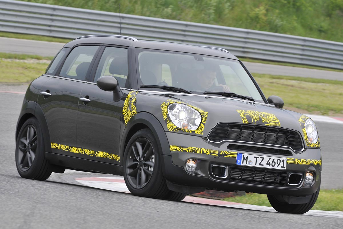 Mini Countryman front corner