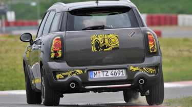 Mini Countryman rear corner high