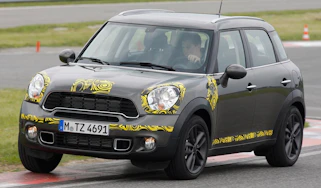 Mini Countryman front corner kerbs