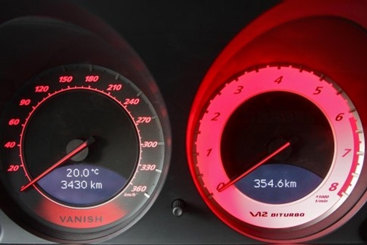 Brabus SL65 AMG Vanish dials