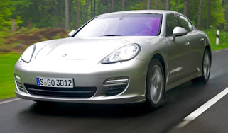 Porsche Panamera V6 front tracking