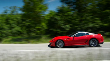 Ferrari 599 GTO panning