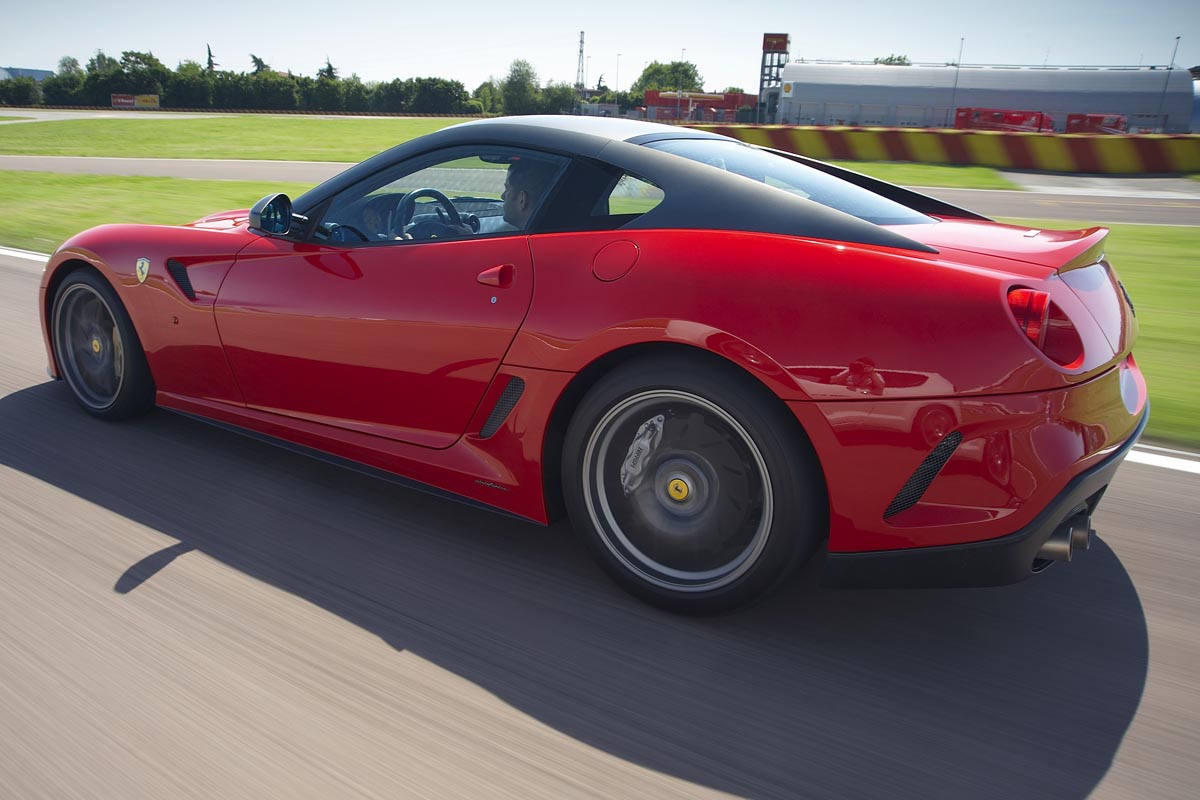 Ferrari 599 GTO rear tracking