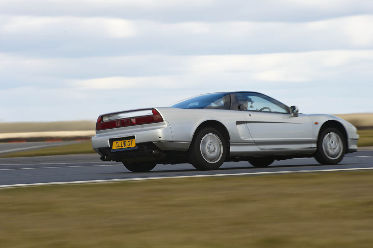 Honda NSX v Lotus Evora