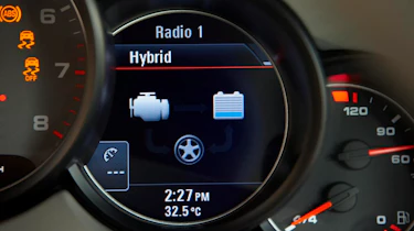 Porsche Cayenne Hybrid dial