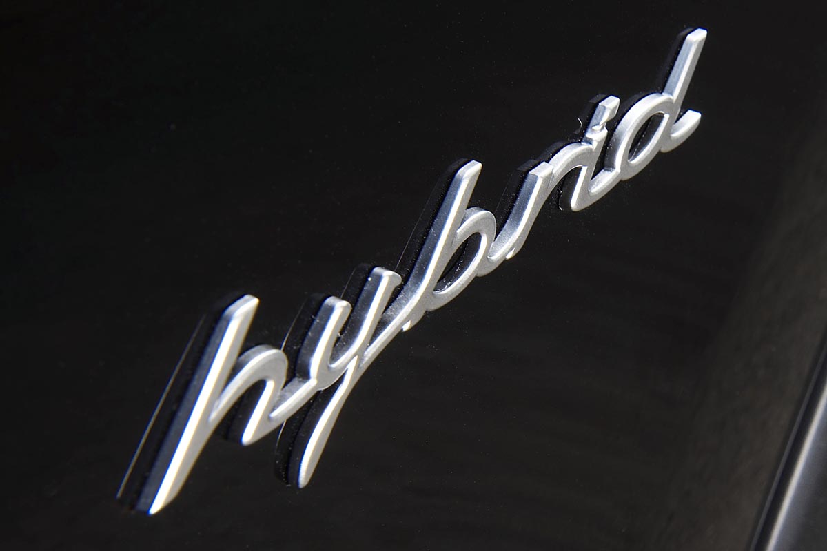 Porsche Cayenne Hybrid badge