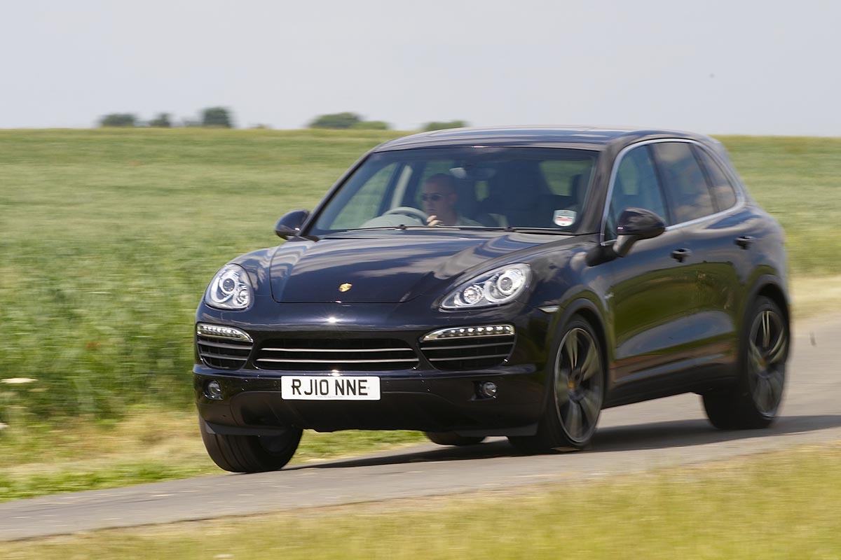 Porsche Cayenne Hybrid front ccorner