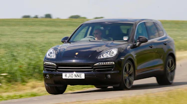 Porsche Cayenne Hybrid front ccorner