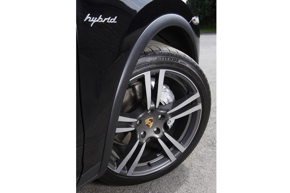 Porsche Cayenne Hybrid wheel