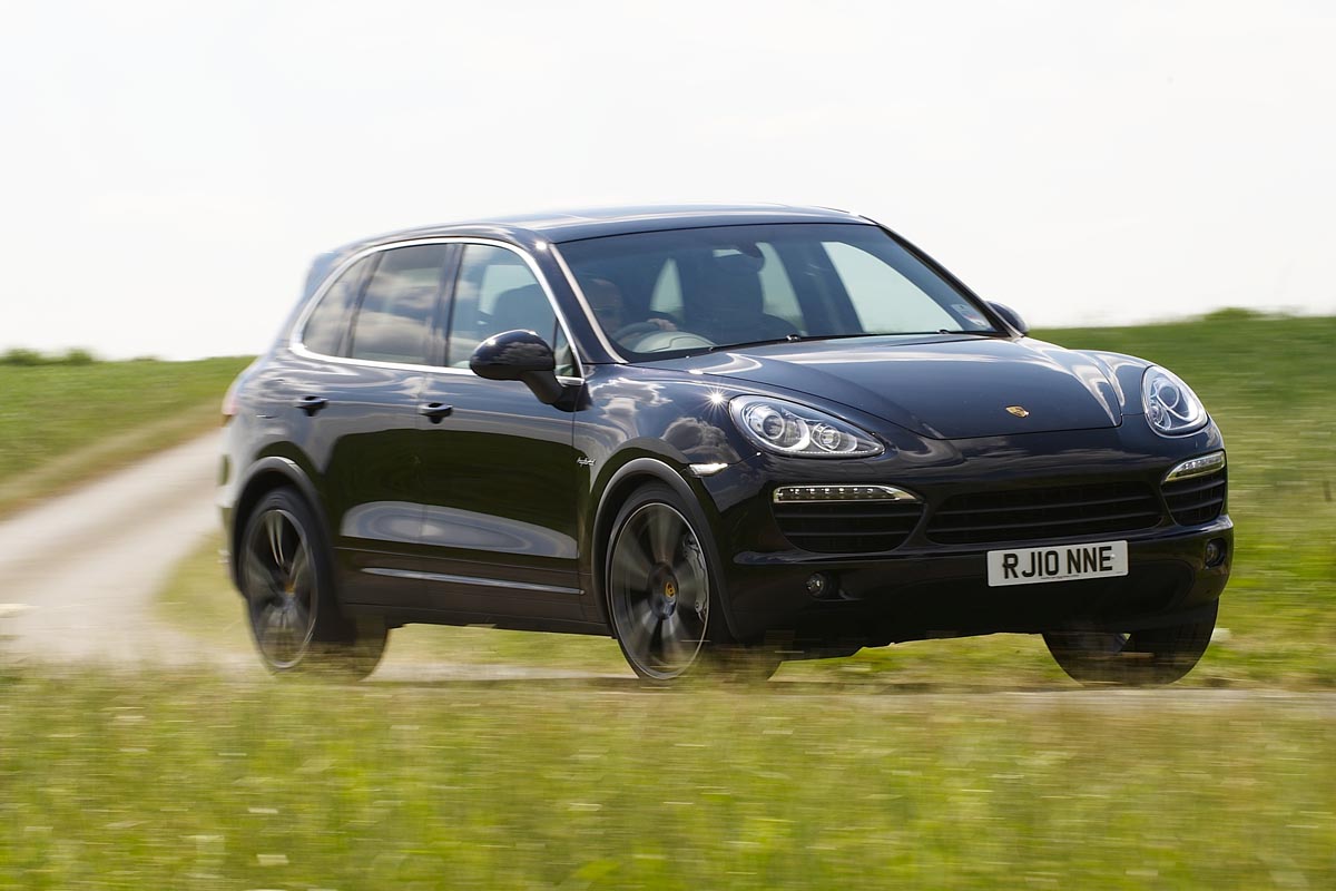 Porsche Cayenne Hybrid front corner