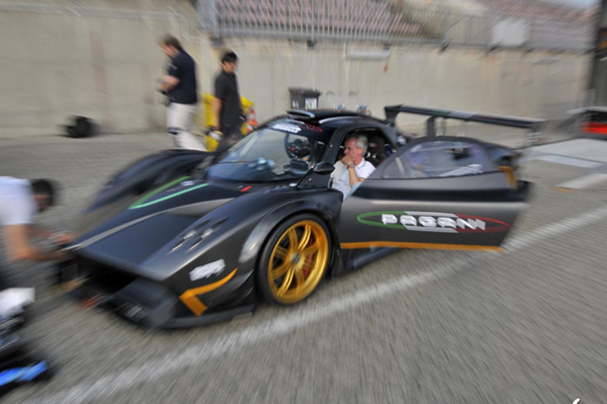 Pagani Zonda R ring record pits