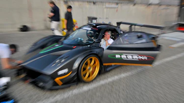 Pagani Zonda R ring record pits